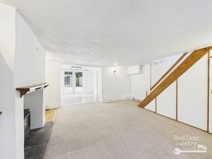 Sitting Room- click for photo gallery